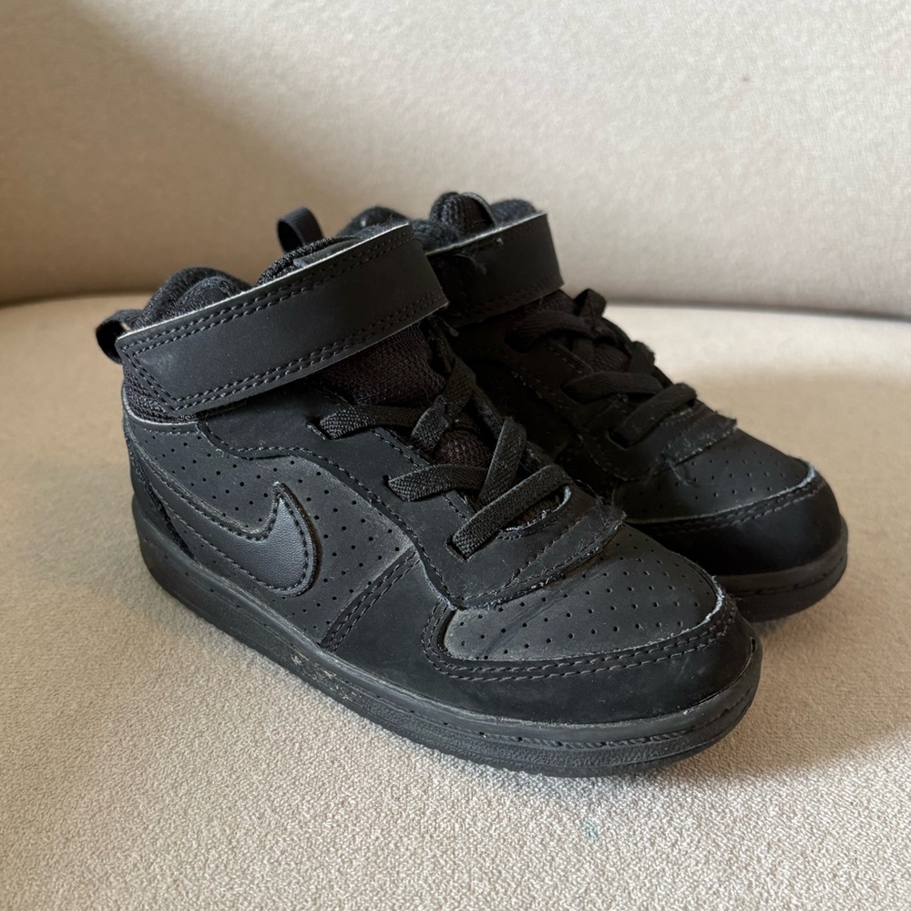 Nike Court Borough Sneakers